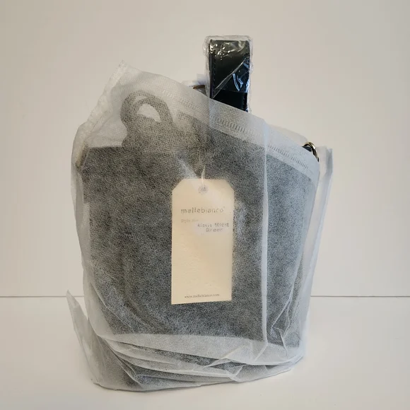 Melie Bianco Alexis Small Vegan Leather Bucket Crossbody Green NWT Drawstring - Picture 2 of 9